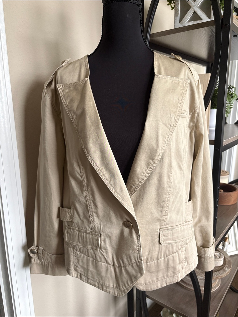 Women's Cream Tailored Blazer Jacket by Cach’e